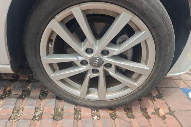 Used Audi A3 2019 Sportback 35 TFSI Ambition China VI Right Front Wheel Hub