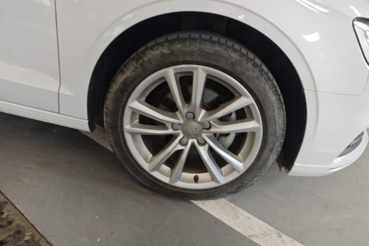 Used Audi A3 2019 Limousine 35 TFSI Ambition China V Right Front Wheel Hub