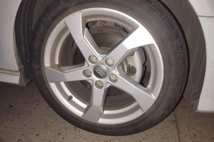 Used Audi A3 2019 Sportback 35 TFSI Fashion Edition China V Right Front Wheel Hub