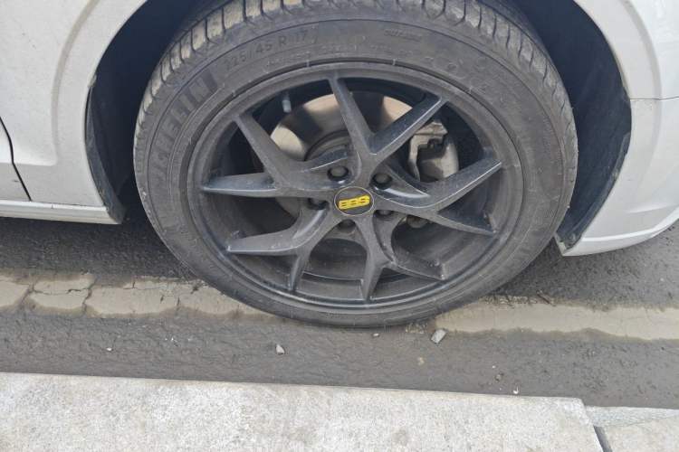 Used Audi A3 2019 Limousine 35 TFSI Ambition China VI Right Front Wheel Hub