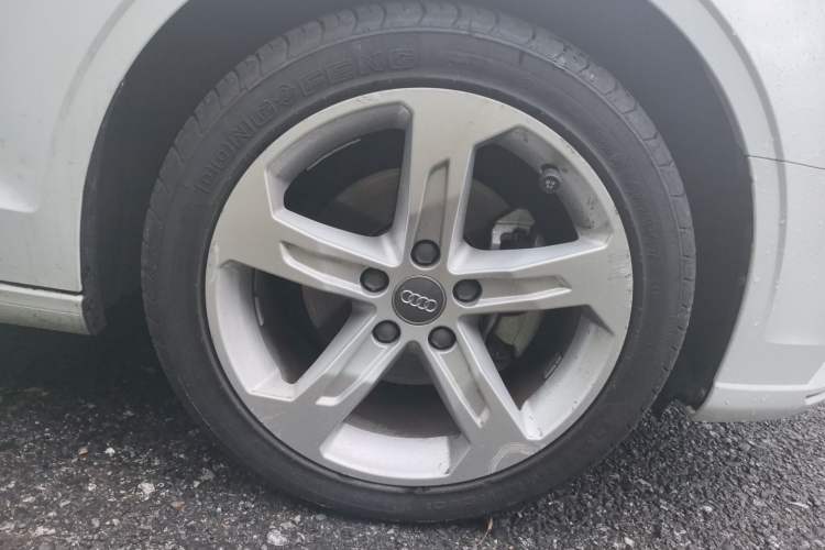 Used Audi A3 2019 Limousine 35 TFSI Ambition China VI Right Front Wheel Hub