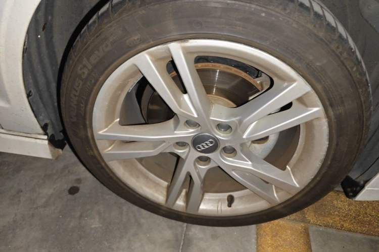 Used Audi A3 2019 Limousine 35 TFSI Fashion Edition China VI Emission Standard Right Front Wheel Hub