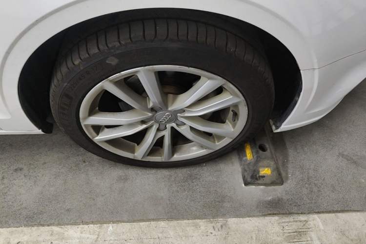 Used Audi A3 2019 Limousine 35 TFSI Ambition China VI Right Front Wheel Hub