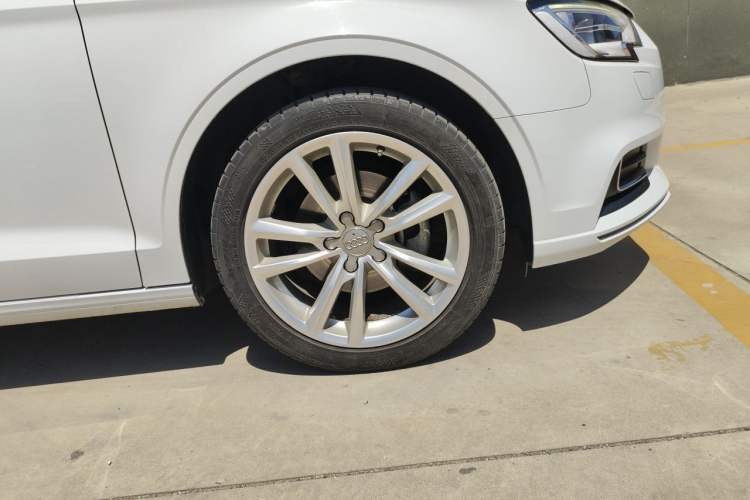 Used Audi A3 2019 Limousine 35 TFSI Ambition China VI Right Front Wheel Hub