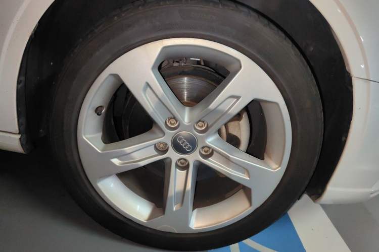 Used Audi A3 2019 Limousine 35 TFSI Ambition China VI Right Front Wheel Hub