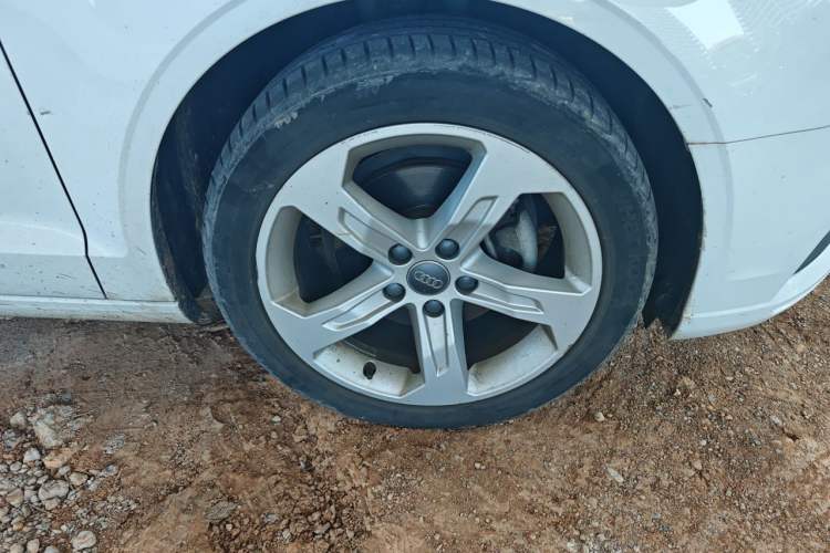 Used Audi A3 2019 Limousine 35 TFSI Ambition China VI Right Front Wheel Hub