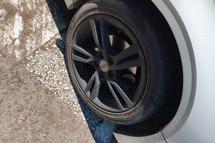 Used Audi A3 2019 Limousine 35 TFSI Fashion Edition China V standard Right Front Wheel Hub