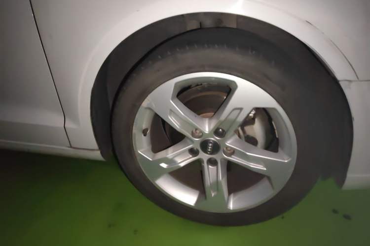 Used Audi A3 2019 Limousine 35 TFSI Ambition China VI Right Front Wheel Hub