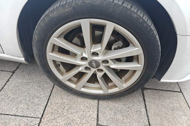 Used Audi A3 2019 Sportback 35 TFSI Ambition China VI Right Front Wheel Hub