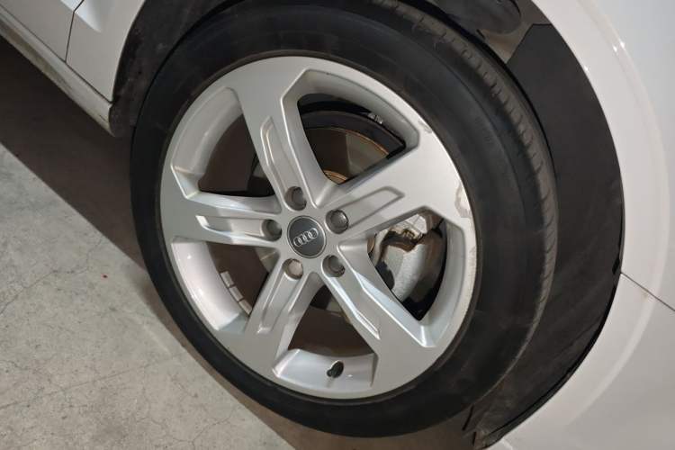 Used Audi A3 2019 Limousine 35 TFSI Ambition China VI Right Front Wheel Hub