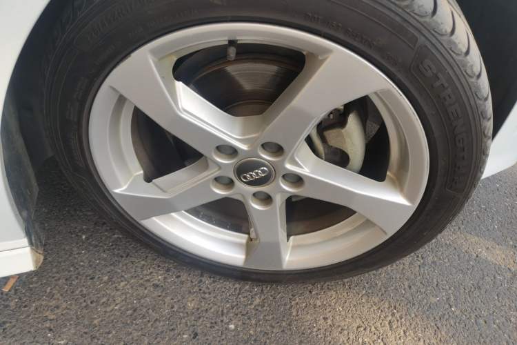 Used Audi A3 2019 Sportback 35 TFSI Fashion Edition China V Right Front Wheel Hub
