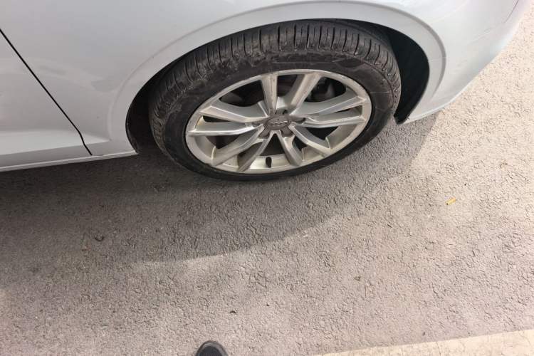 Used Audi A3 2019 Limousine 35 TFSI Ambition China VI Right Front Wheel Hub