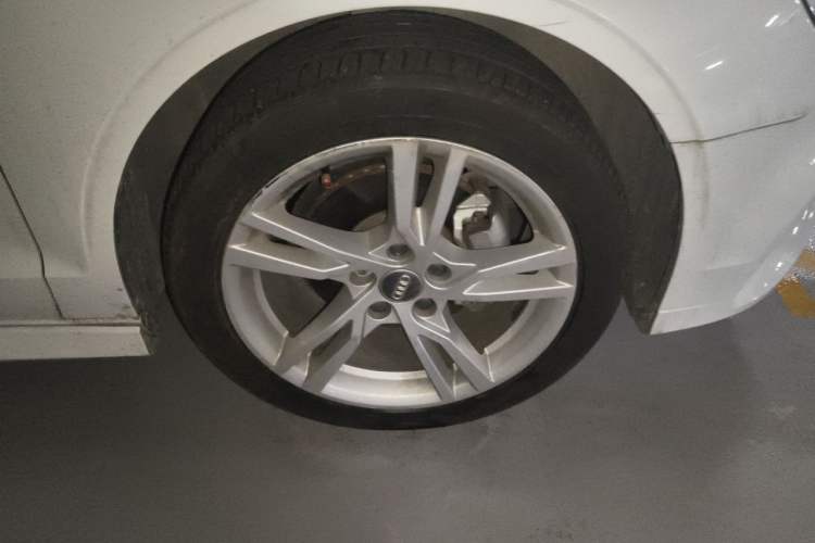 Used Audi A3 2019 Limousine 35 TFSI Fashion Edition China VI Emission Standard Right Front Wheel Hub