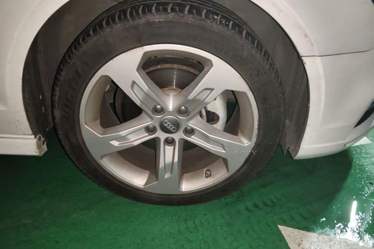 Used Audi A3 2019 Limousine 35 TFSI Ambition China VI Right Front Wheel Hub