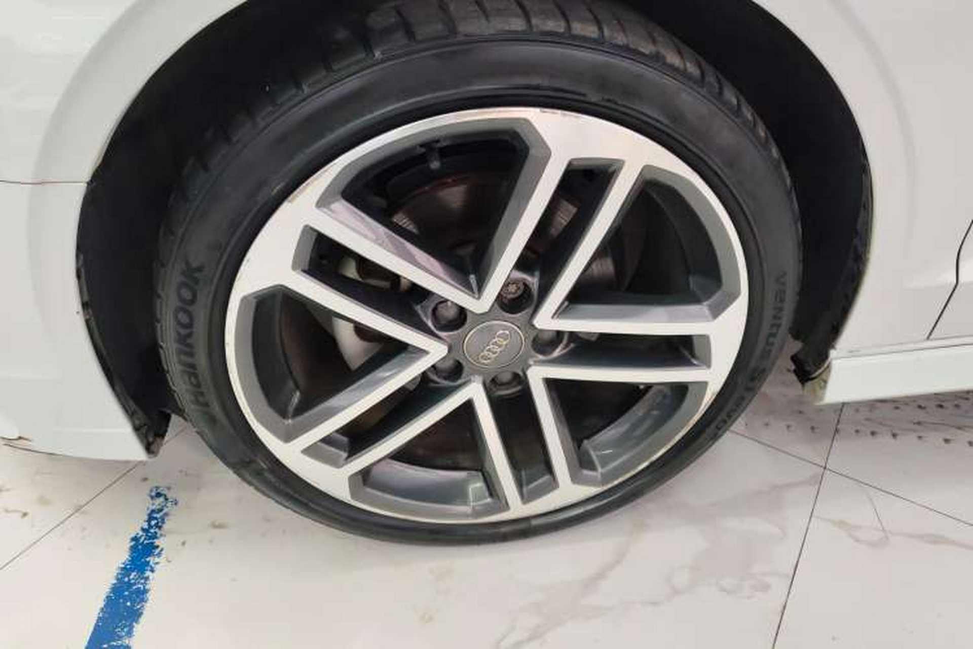 Used Audi A3 2019 Limousine 35 TFSI Sport Edition China V Emission Standard Right Front Wheel Hub