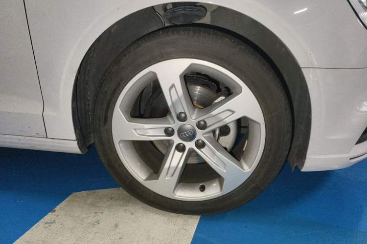 Used Audi A3 2019 Limousine 35 TFSI Ambition China V Right Front Wheel Hub