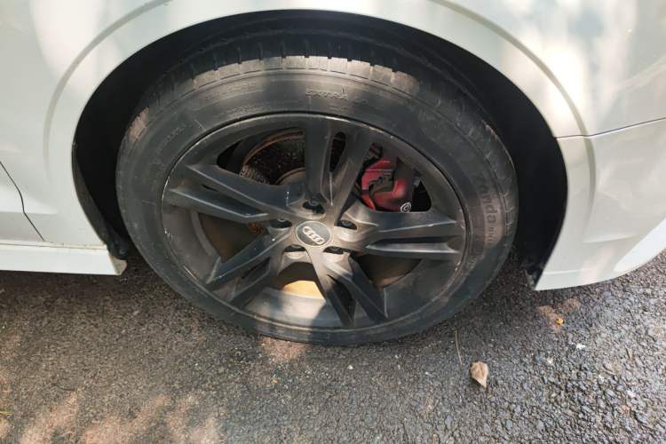 Used Audi A3 2019 Limousine 35 TFSI Fashion Edition China VI Emission Standard Right Front Wheel Hub