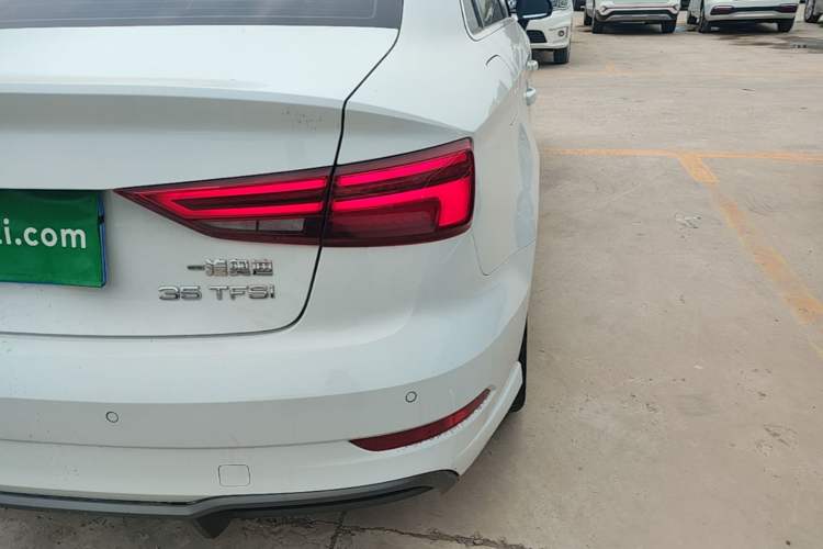 Used Audi A3 2019 Limousine 35 TFSI Fashion Edition China VI Emission Standard Right Rear Taillight