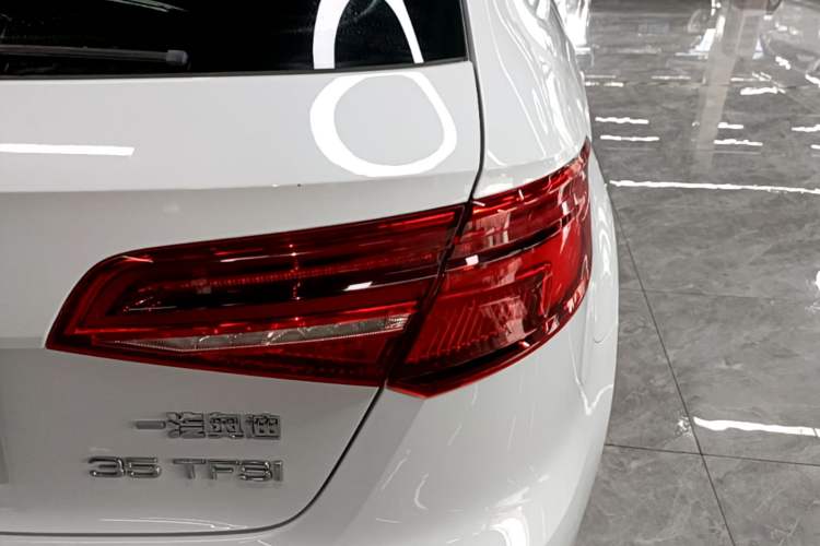 Used Audi A3 2019 Sportback 35 TFSI Style Edition China VI Emission Standard Right Rear Taillight