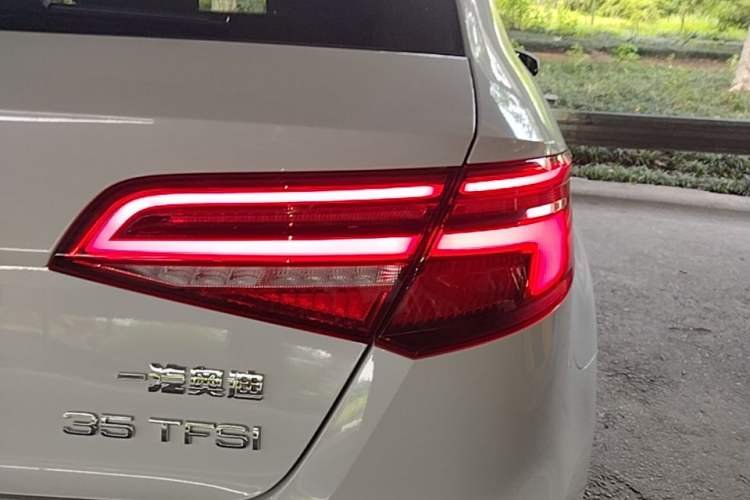 Used Audi A3 2019 Sportback 35 TFSI Style Edition China VI Emission Standard Right Rear Taillight