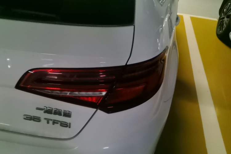 Used Audi A3 2019 Sportback 35 TFSI Fashion Edition China VI Emission Standard Right Rear Taillight