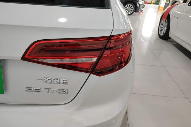 Used Audi A3 2019 Sportback 35 TFSI Ambition China VI Right Rear Taillight