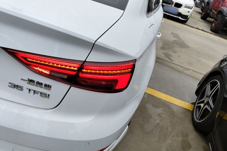 Used Audi A3 2019 Limousine 35 TFSI Fashion Edition China VI Emission Standard Right Rear Taillight