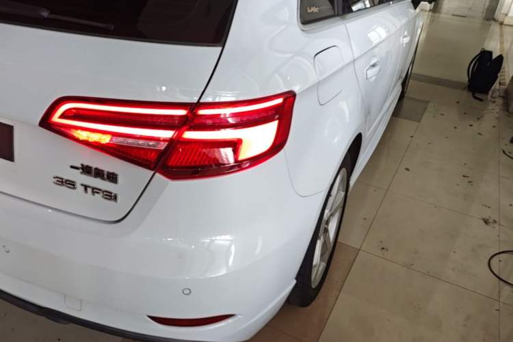 Used Audi A3 2019 Sportback 35 TFSI Fashion Edition China VI Emission Standard Right Rear Taillight