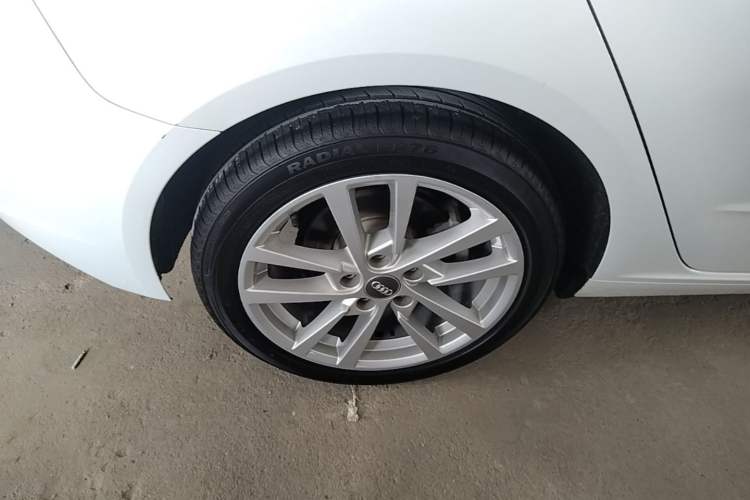 Used Audi A3 2019 Sportback 35 TFSI Ambition China VI Right Rear Wheel Hub