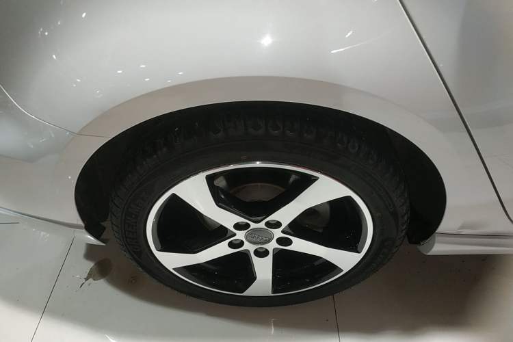 Used Audi A3 2019 Sportback 35 TFSI Fashion Edition China V Right Rear Wheel Hub