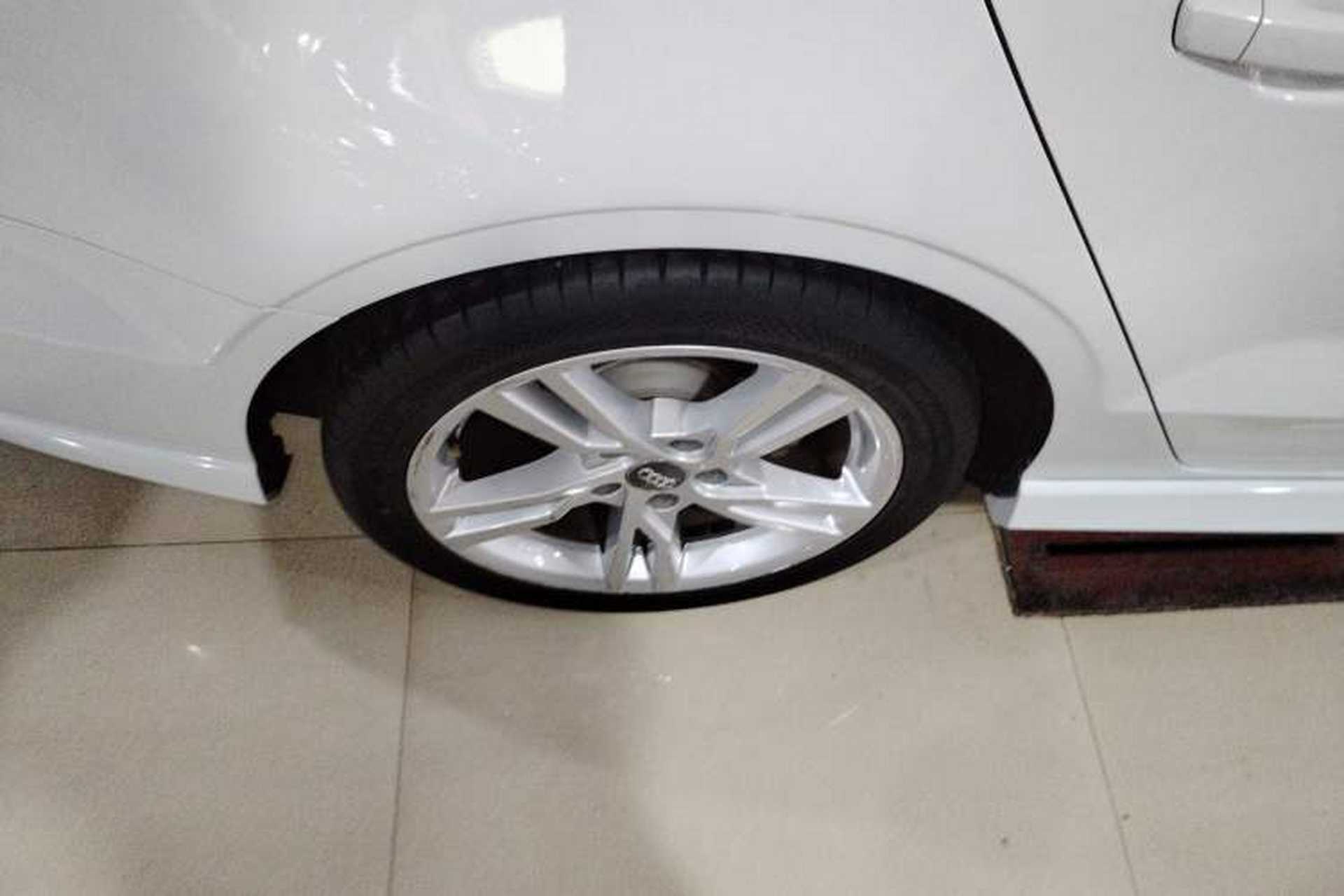 Used Audi A3 2019 Limousine 35 TFSI Fashion Edition China V standard Right Rear Wheel Hub