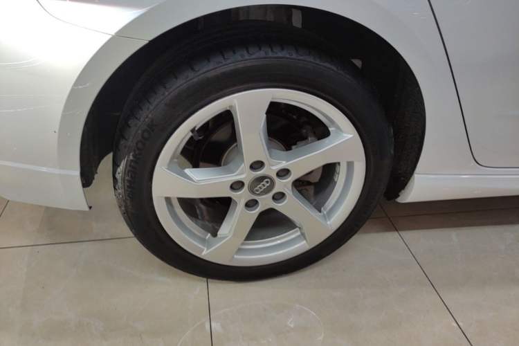 Used Audi A3 2019 Sportback 35 TFSI Fashion Edition China V Right Rear Wheel Hub