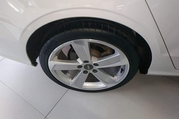 Used Audi A3 2019 Limousine 35 TFSI Style Version China V Emission Standard Right Rear Wheel Hub