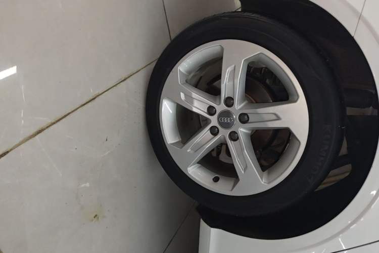 Used Audi A3 2019 Limousine 35 TFSI Ambition China VI Right Rear Wheel Hub