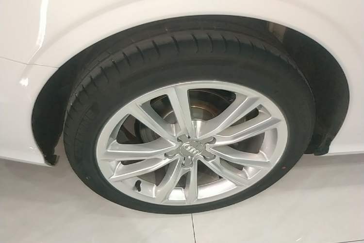 Used Audi A3 2019 Limousine 35 TFSI Ambition China V Right Rear Wheel Hub