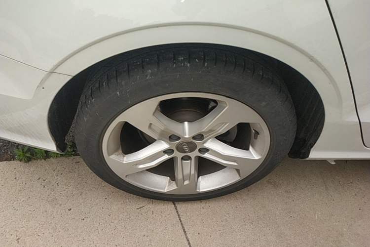 Used Audi A3 2019 Limousine 35 TFSI Ambition China VI Right Rear Wheel Hub