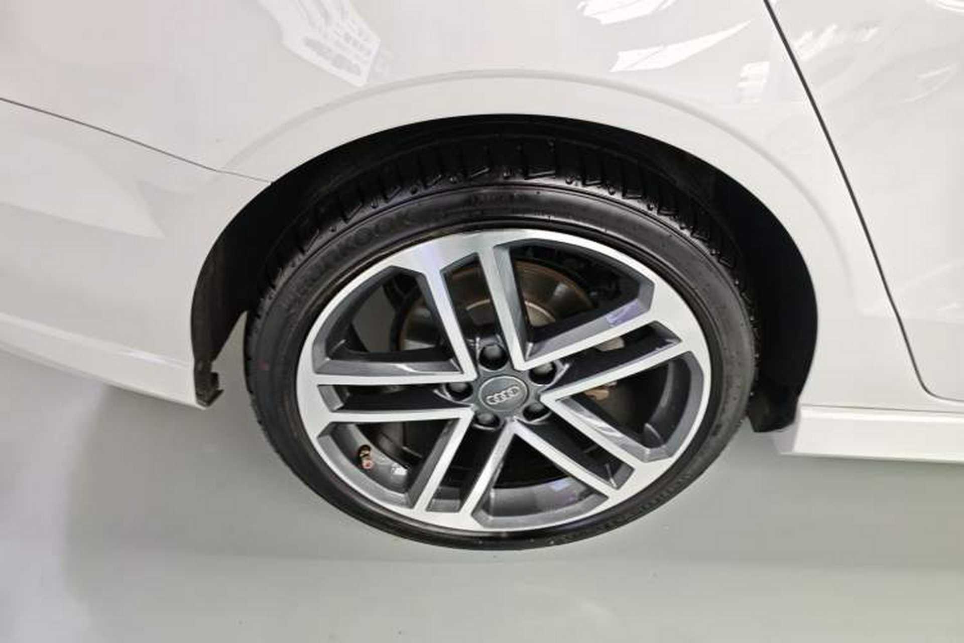 Used Audi A3 2019 Limousine 35 TFSI Sport Edition China V Emission Standard Right Rear Wheel Hub