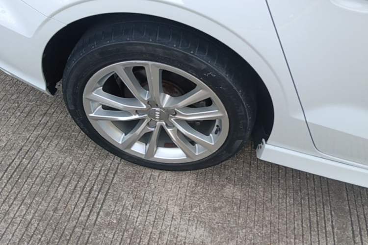 Used Audi A3 2019 Limousine 35 TFSI Ambition China V Right Rear Wheel Hub