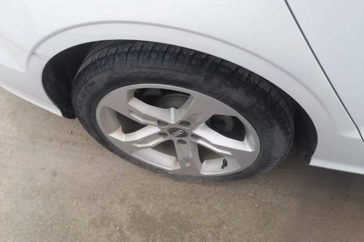 Used Audi A3 2019 Limousine 35 TFSI Ambition China VI Right Rear Wheel Hub