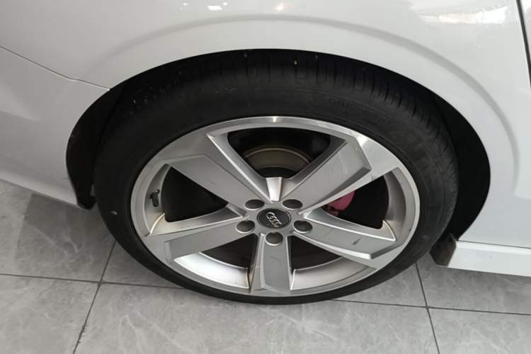 Used Audi A3 2019 Limousine 40 TFSI Style Edition China V Emission Standard Right Rear Wheel Hub