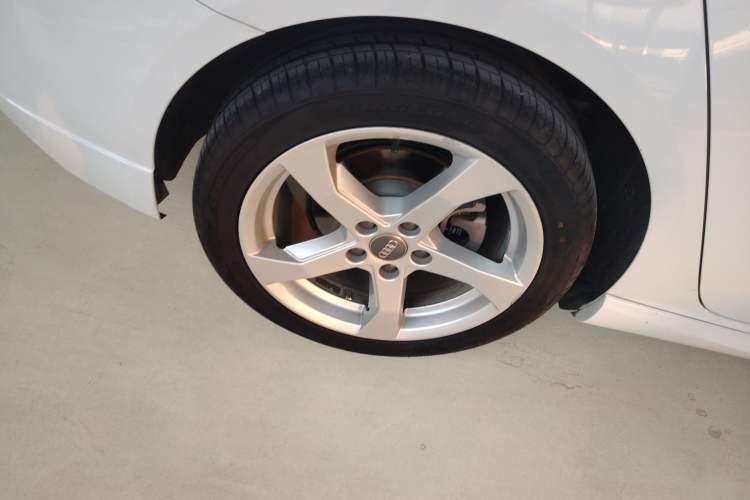 Used Audi A3 2019 Sportback 35 TFSI Fashion Edition China V Right Rear Wheel Hub