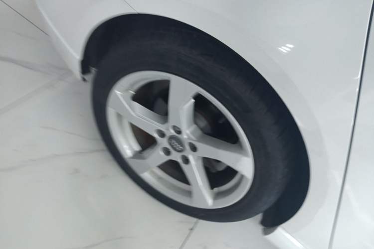 Used Audi A3 2019 Sportback 35 TFSI Fashion Edition China VI Emission Standard Right Rear Wheel Hub