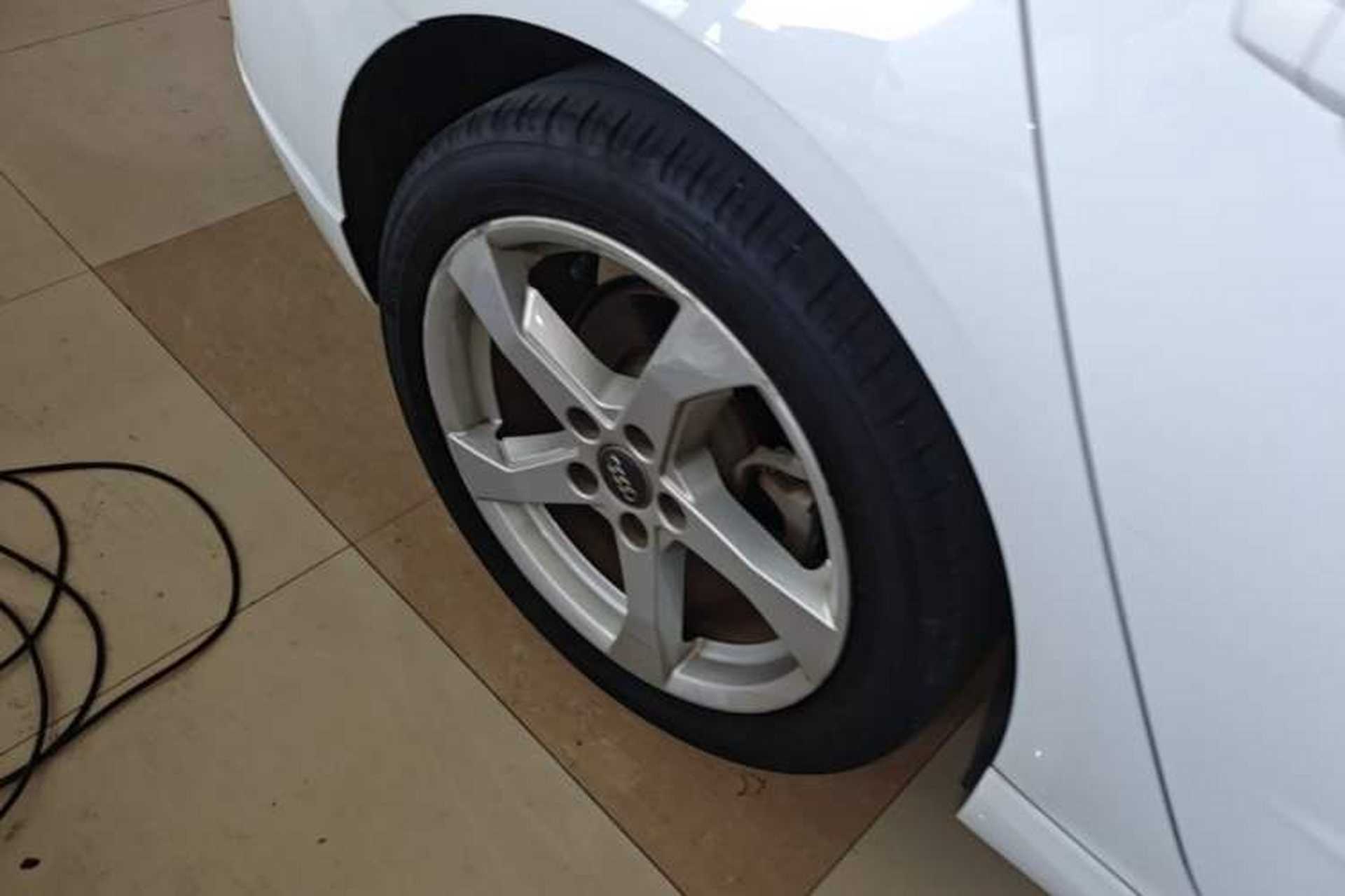 Used Audi A3 2019 Sportback 35 TFSI Fashion Edition China VI Emission Standard Right Rear Wheel Hub