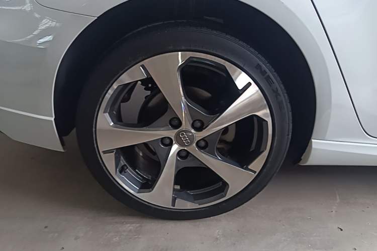 Used Audi A3 2019 Sportback 35 TFSI Sporty Version China VI Right Rear Wheel Hub