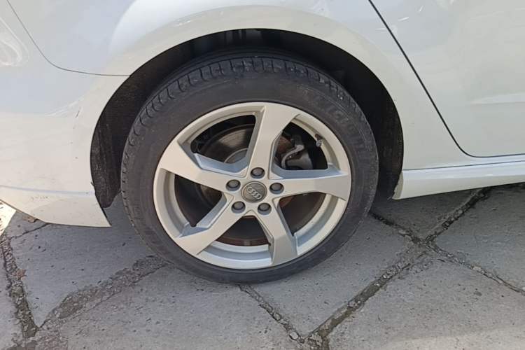 Used Audi A3 2019 Sportback 35 TFSI Fashion Edition China V Right Rear Wheel Hub