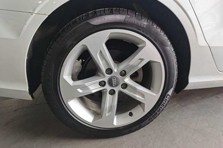 Used Audi A3 2019 Limousine 35 TFSI Ambition China V Right Rear Wheel Hub
