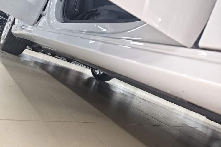Used Audi A3 2019 Sportback 35 TFSI Fashion Edition China VI Emission Standard Right Side Sill