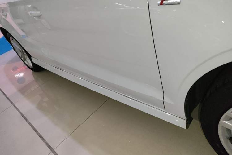 Used Audi A3 2019 Limousine 35 TFSI Fashion Edition China V standard Right Side Sill