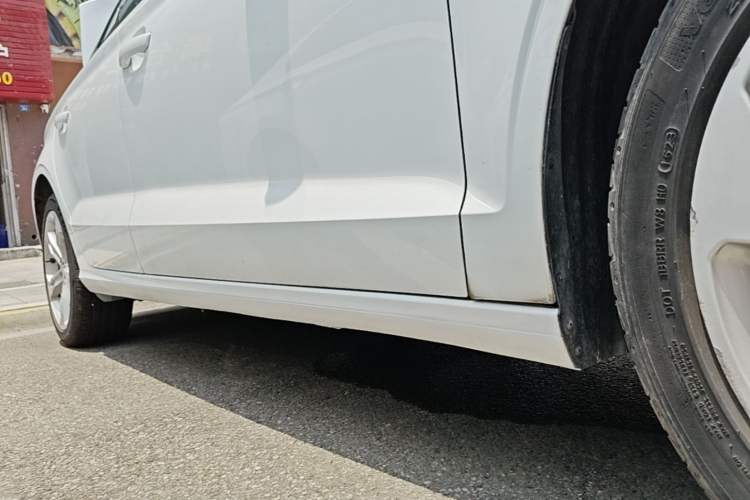 Used Audi A3 2019 Limousine 35 TFSI Ambition China VI Right Side Sill