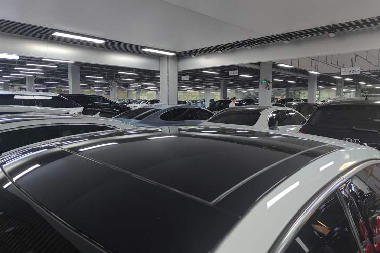 Used Audi A3 2019 Limousine 35 TFSI Style Edition China VI Emission Standard Roof
